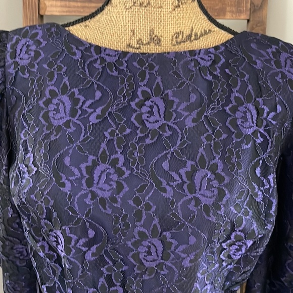 Beautiful vintage dress. Dark purple. Dress w/skirt that is detachable. - Picture 13 of 14